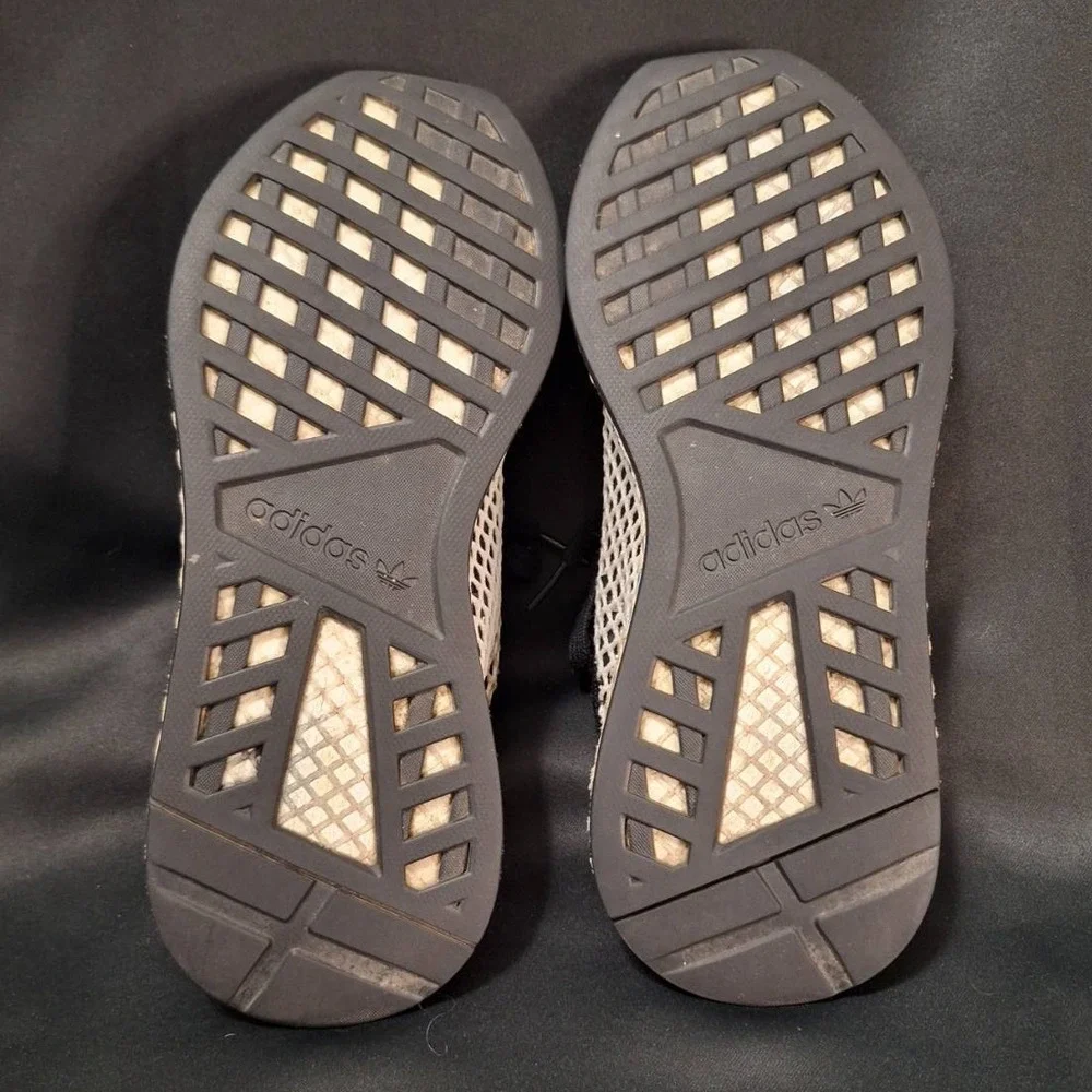Adidas Deerupt Runner Mesh Sneakers M7.5 /W9 White Black Blue Athletic‎ Shoes